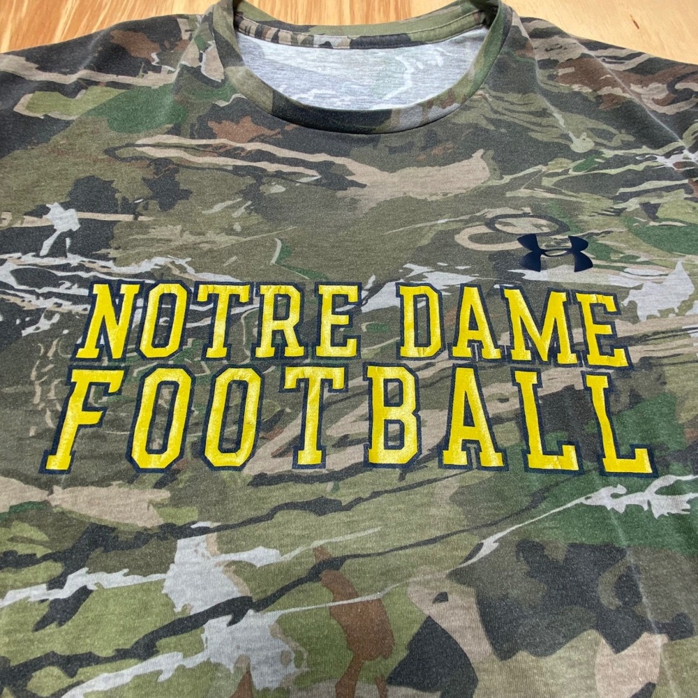 Under Armour Notre Dame Football Team Issued Camo T-Shirt LG HeatGear Loose Fit